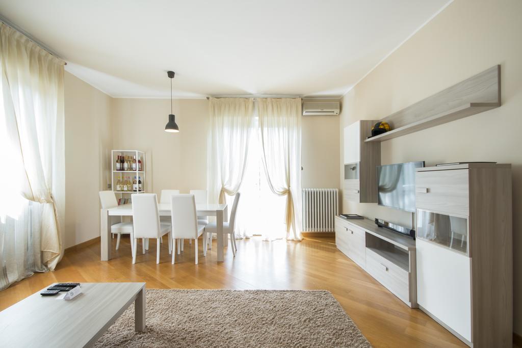 Casa Foscolo Apartment Villa Guardia Exterior photo